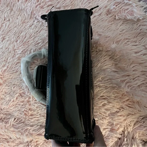 Steve Madden Glossy Black
Steve Madden Diego shoulder bag with top handle - Picture 8 of 12